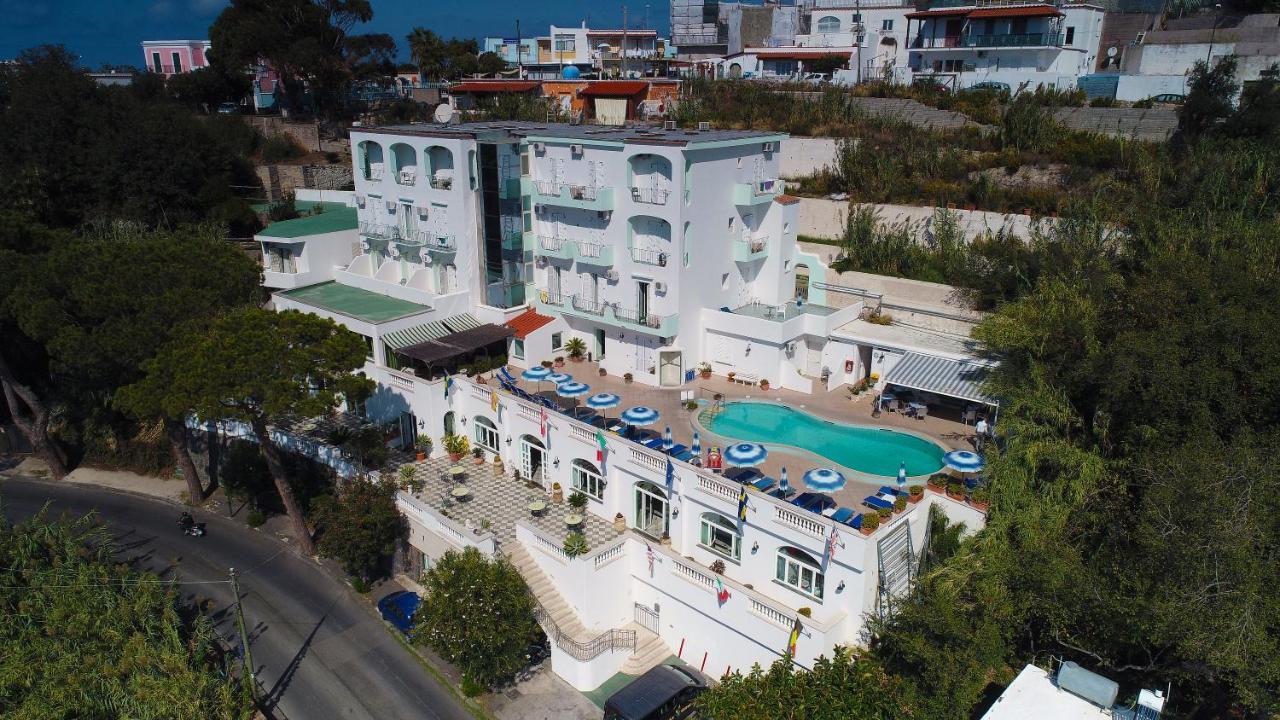 Hotel La Ginestra Forio  Bagian luar foto