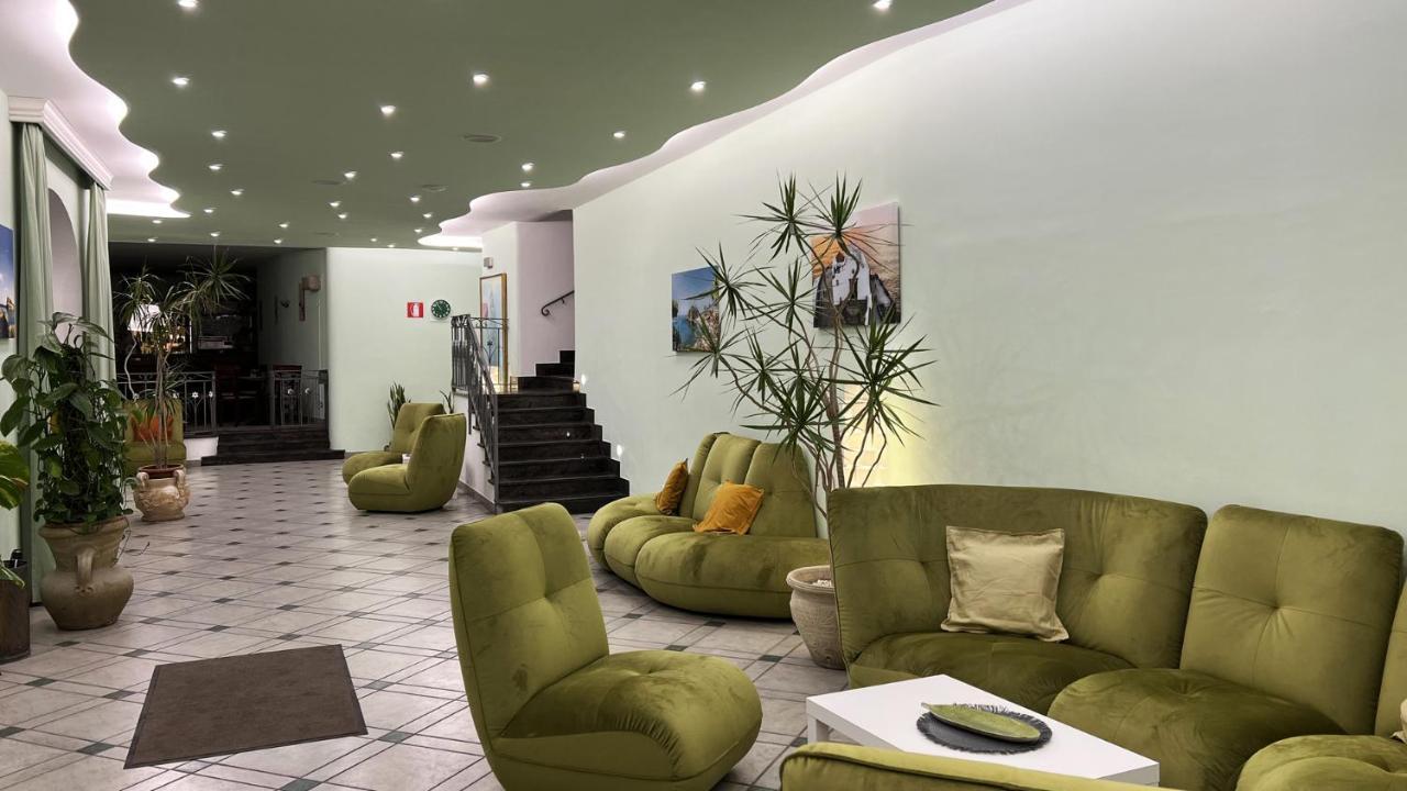 Hotel La Ginestra Forio  Bagian luar foto