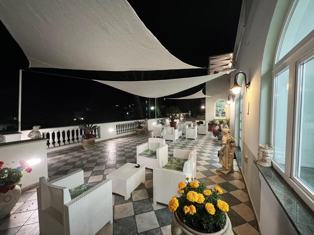 Hotel La Ginestra Forio  Bagian luar foto