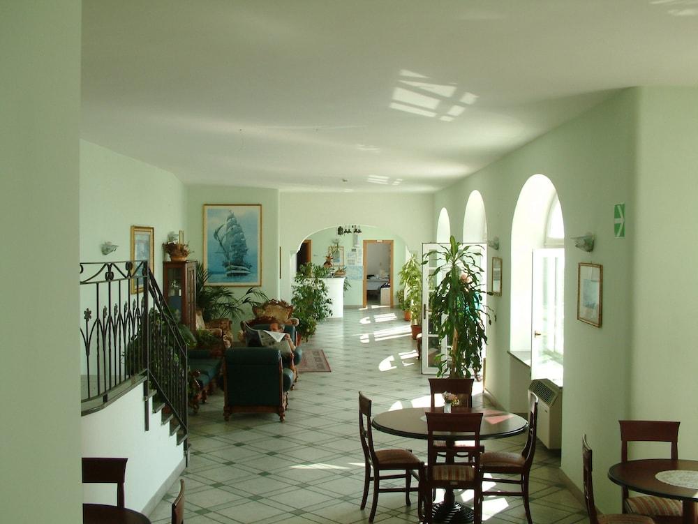 Hotel La Ginestra Forio  Bagian luar foto